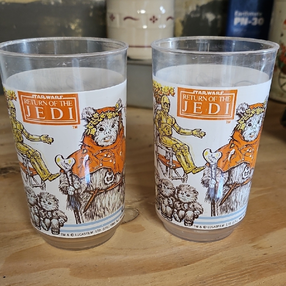 Star Wars Return of the Jedi Plastic Cup Set - Orange and White